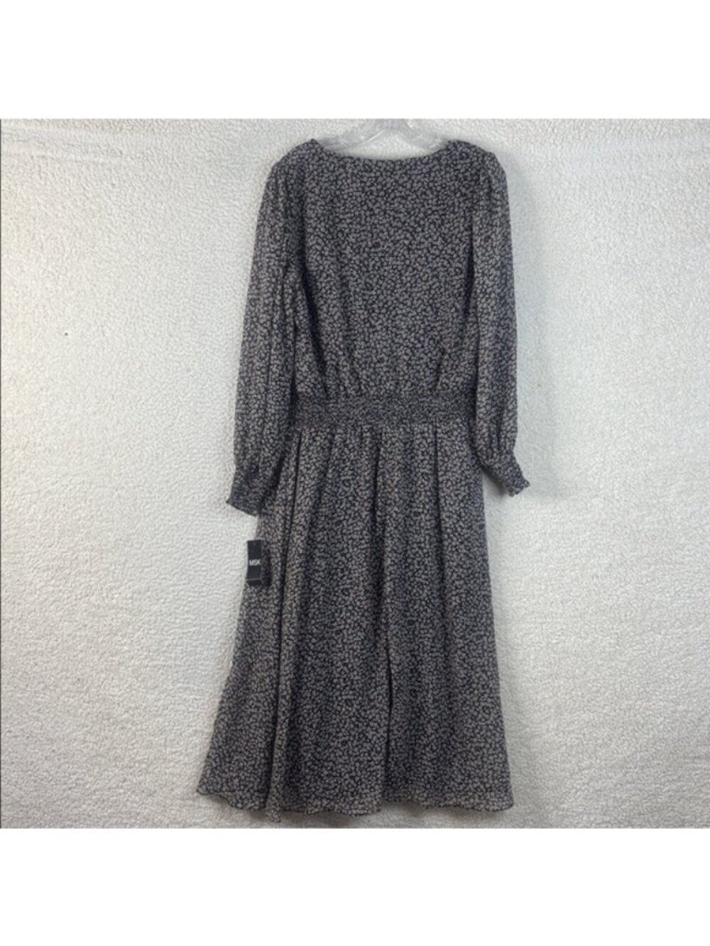 NWT MSK Womens Black White Floral Long Sleeve V-Neck Smocked Dress PLUS SIZE 1X - Picture 9 of 15
